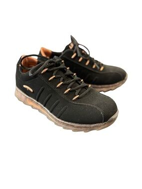 1542 / Lugz Lace Up Sneakers Women’s Size 7